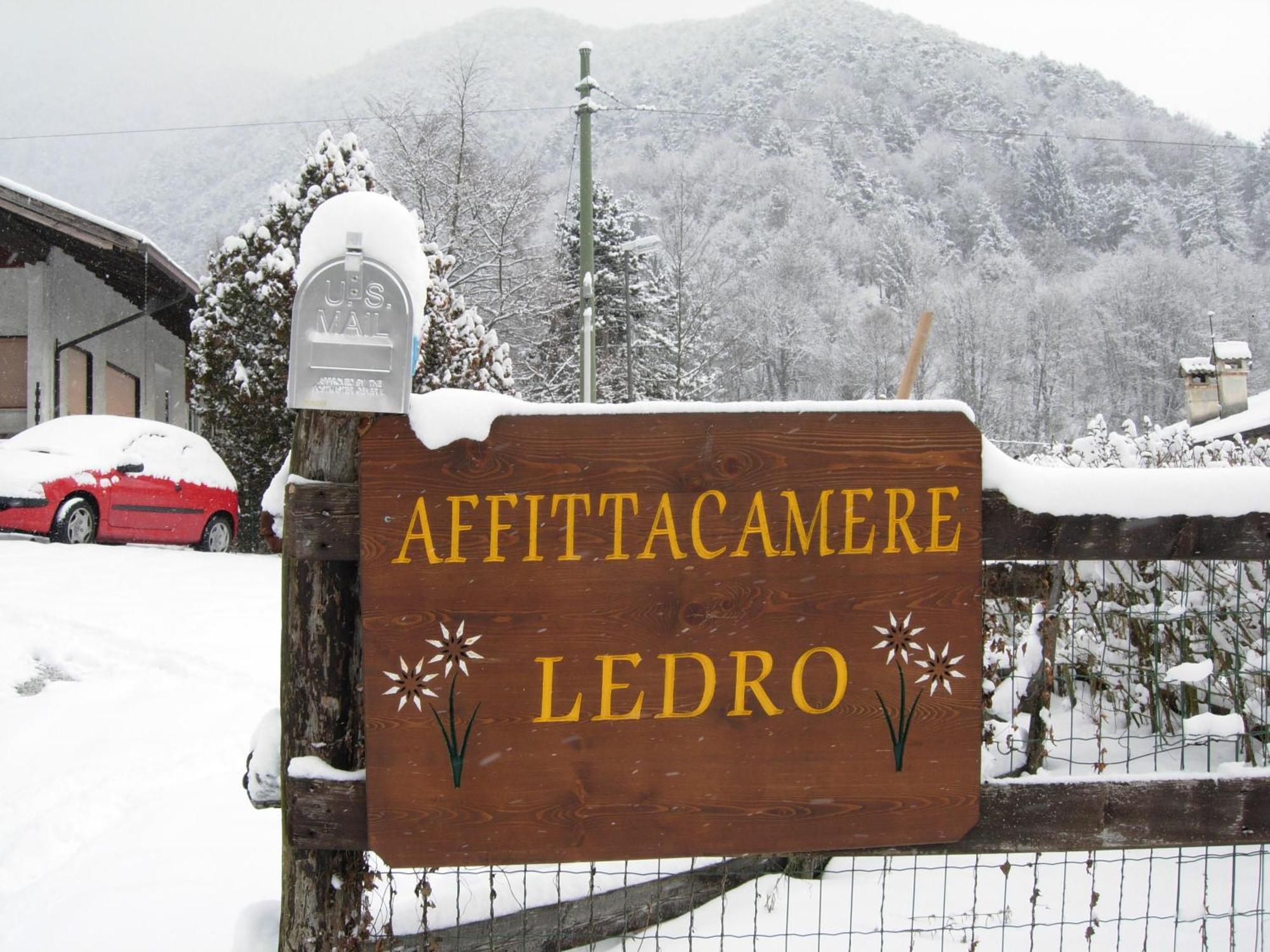 B&B Ledro Affittacamere Mezzolago Exterior photo
