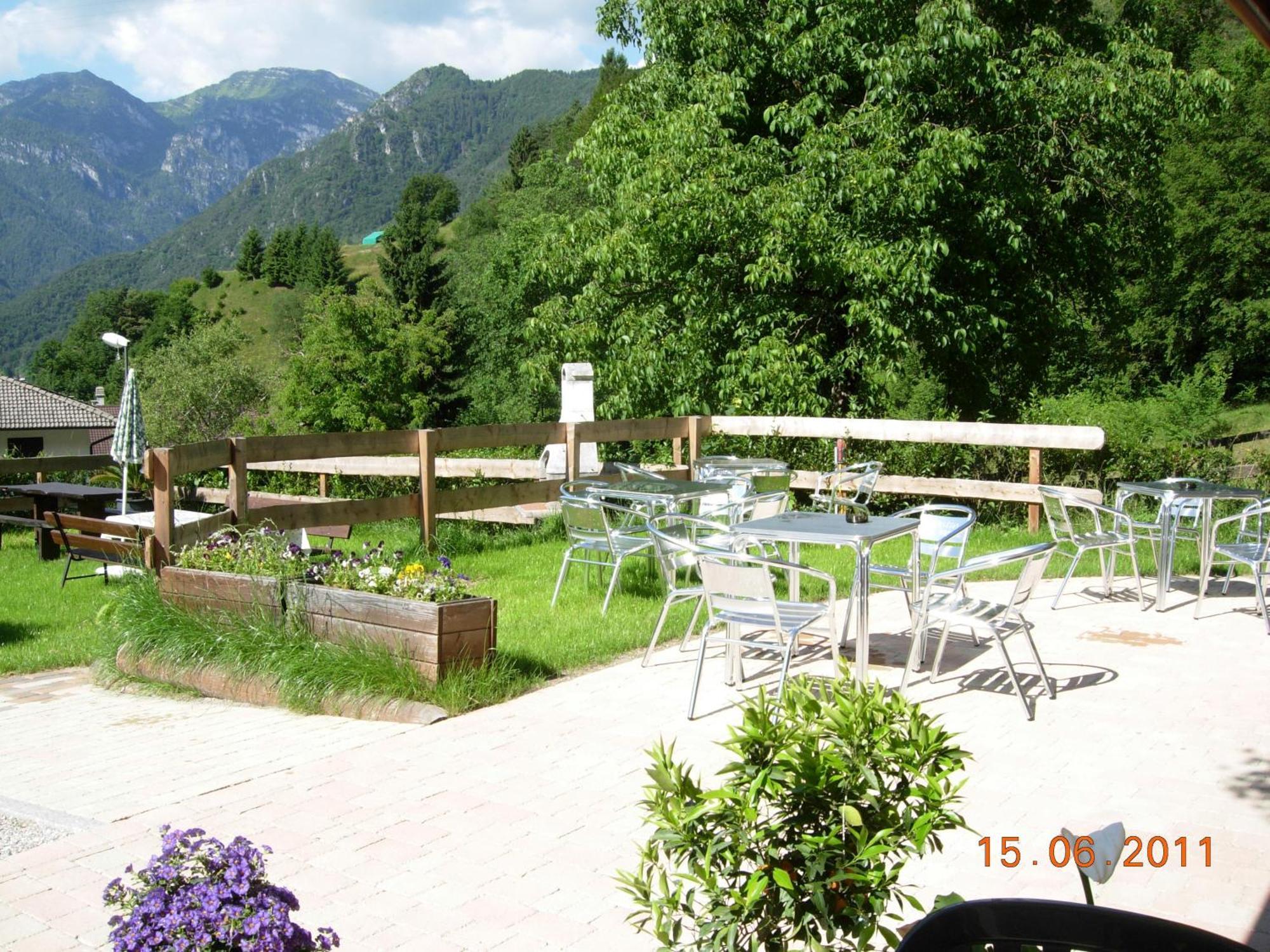 B&B Ledro Affittacamere Mezzolago Exterior photo