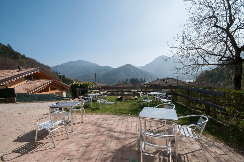 B&B Ledro Affittacamere Mezzolago Exterior photo