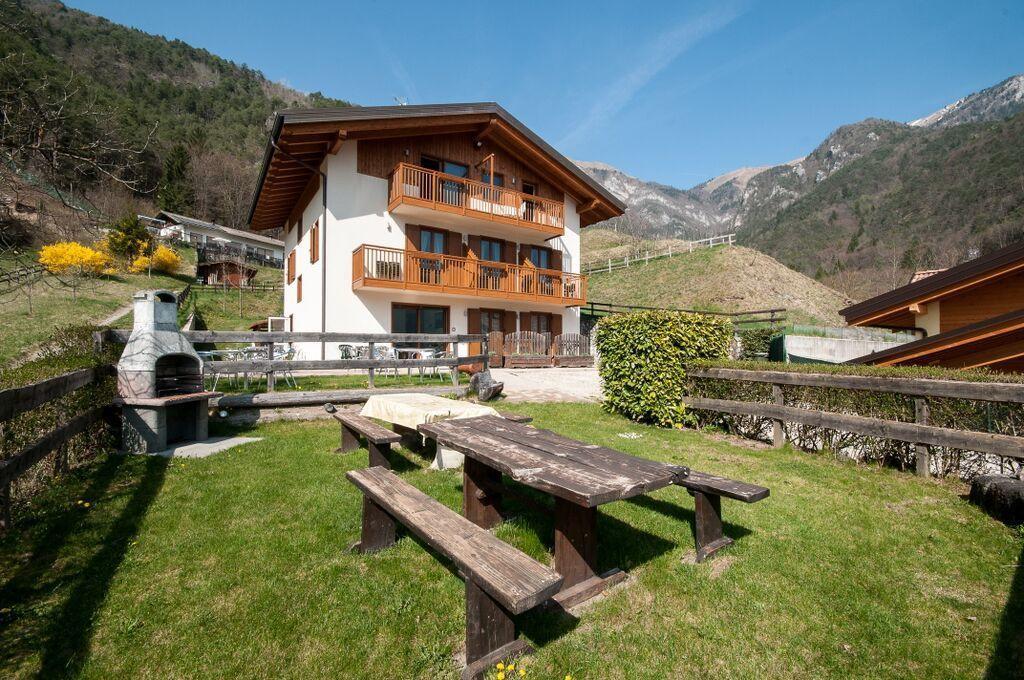 B&B Ledro Affittacamere Mezzolago Exterior photo